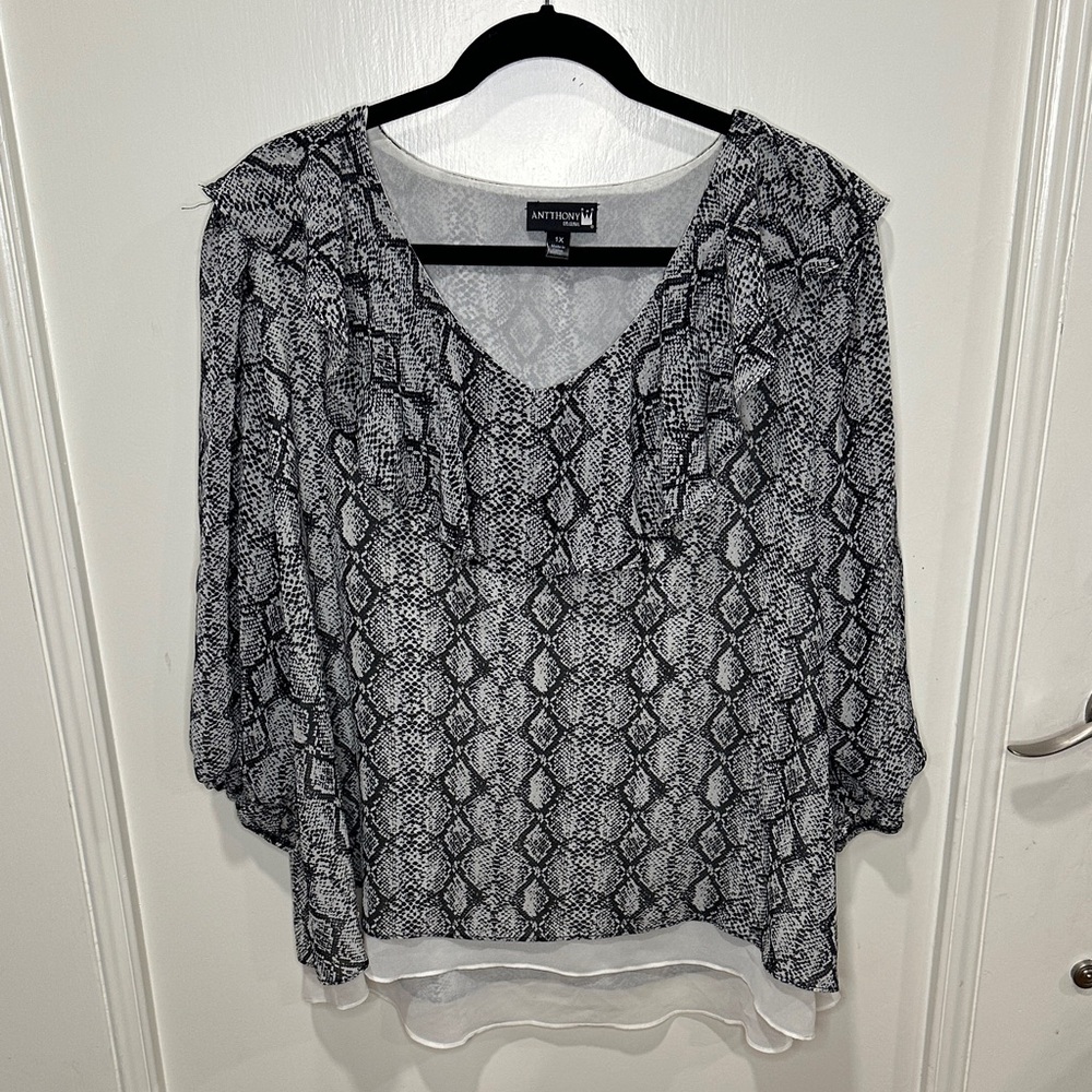 Antthony Black and White Snake Print V-Neck Blouse